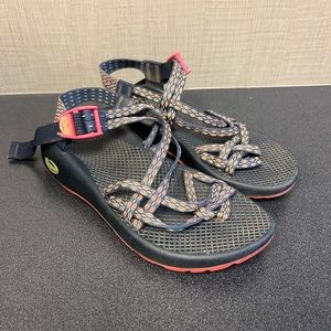Women’s Chacos Size 7